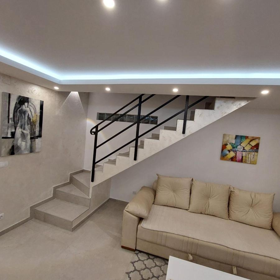Apartman Lux Jelena Surčin Exterior foto