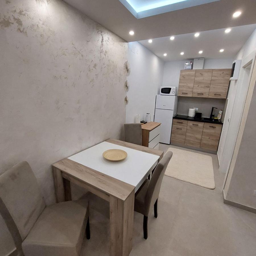 Apartman Lux Jelena Surčin Exterior foto